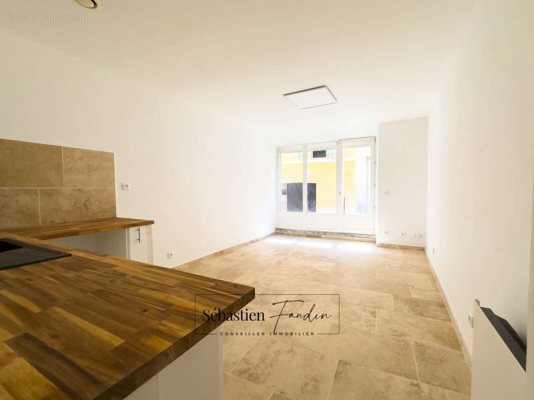 Appartement à vendre 2 pièces LE BEAUSSET (83) - RDC - rénové - paking et commerces à proximité - photo 7