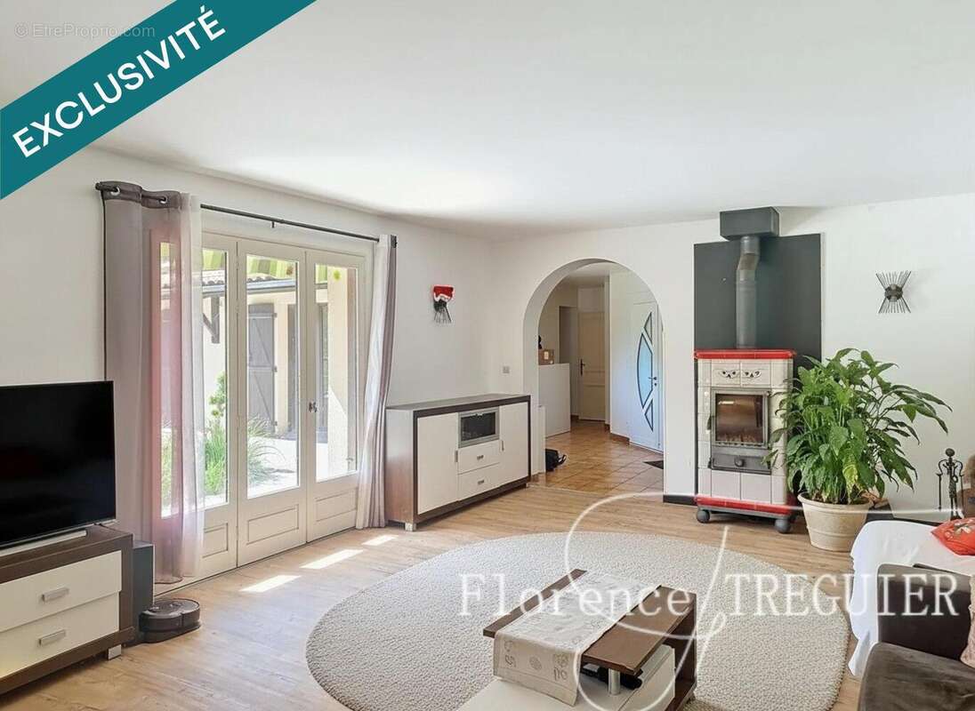 Photo 6 - Maison à SAINT-MORILLON