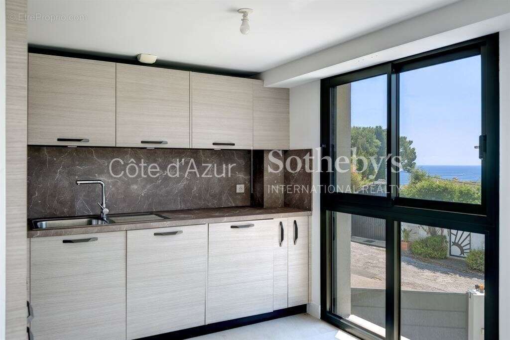 Appartement à VALLAURIS