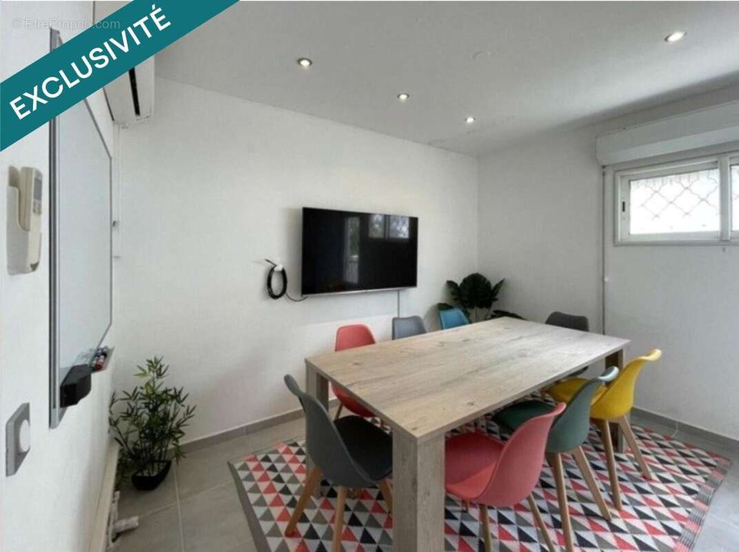 Commerce 40 m² à Baie-Mahault  - photo 2