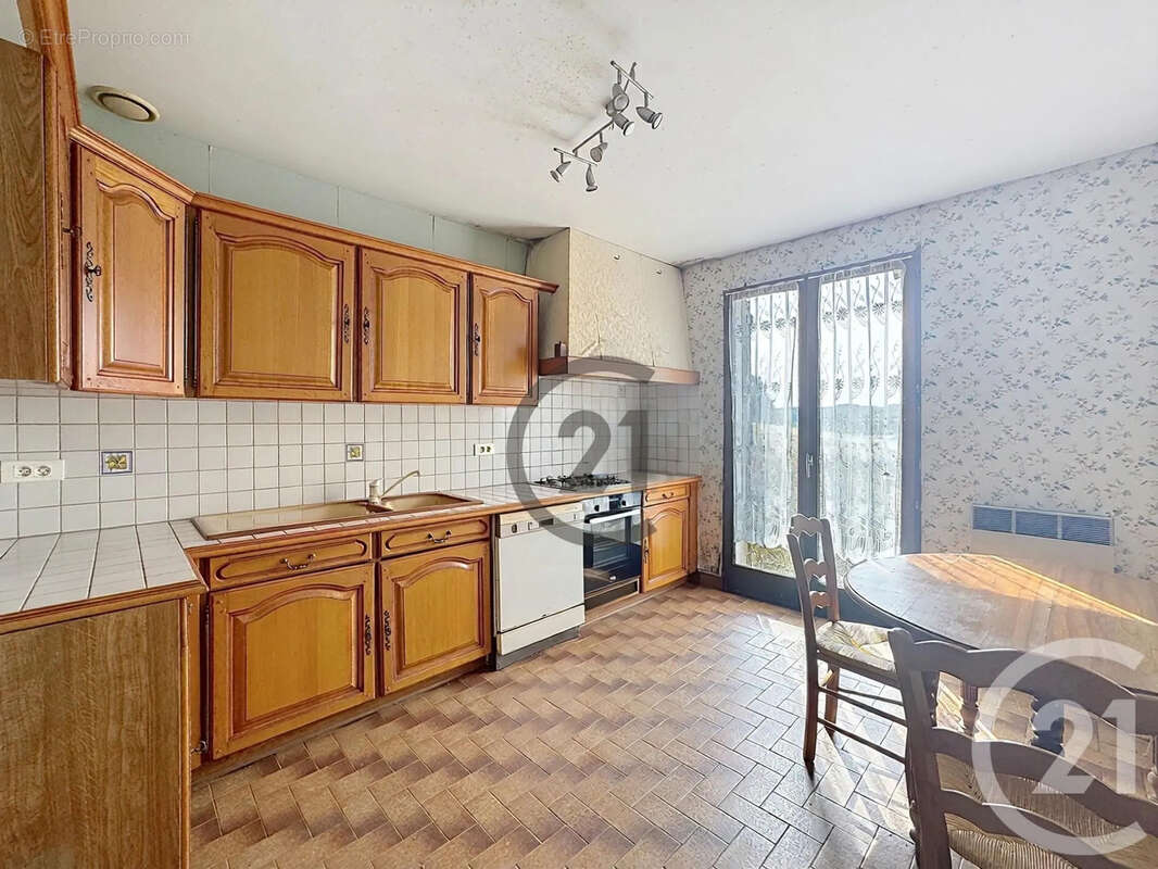 Maison 103 m² à Saint-Martin-Du-Tertre  - photo 5