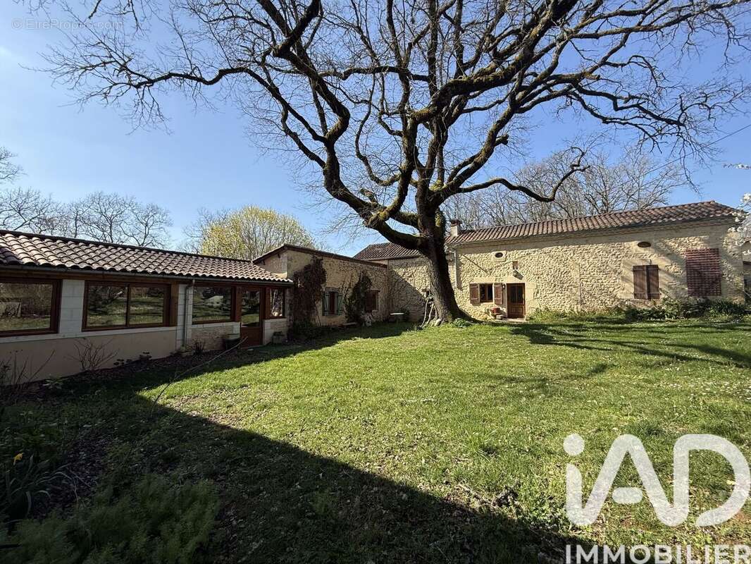 Maison 328 m² à Saint-Felix-De-Villadeix  - photo 2