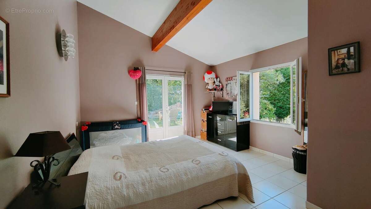 Maison à MONTELIMAR