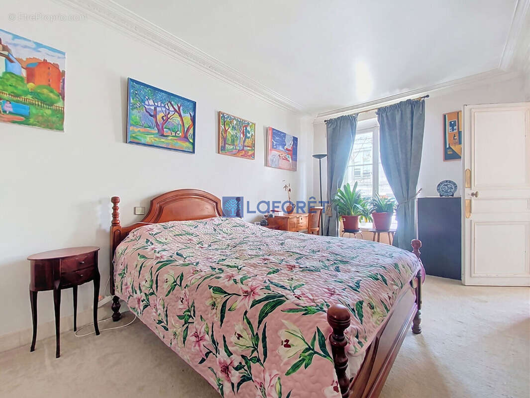 Appartement à PARIS-2E
