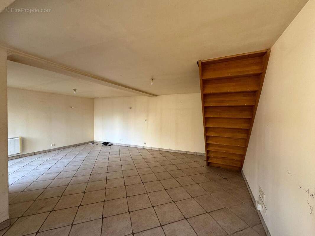   - Maison à ARGENTON-L&#039;EGLISE