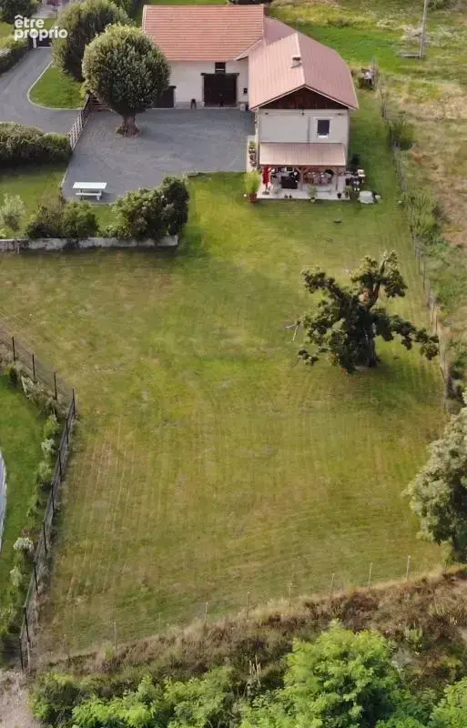 Magnifique corps de ferme en pisé rénové de 224 m² habitables sur 2 153 m² de terrain - photo 3