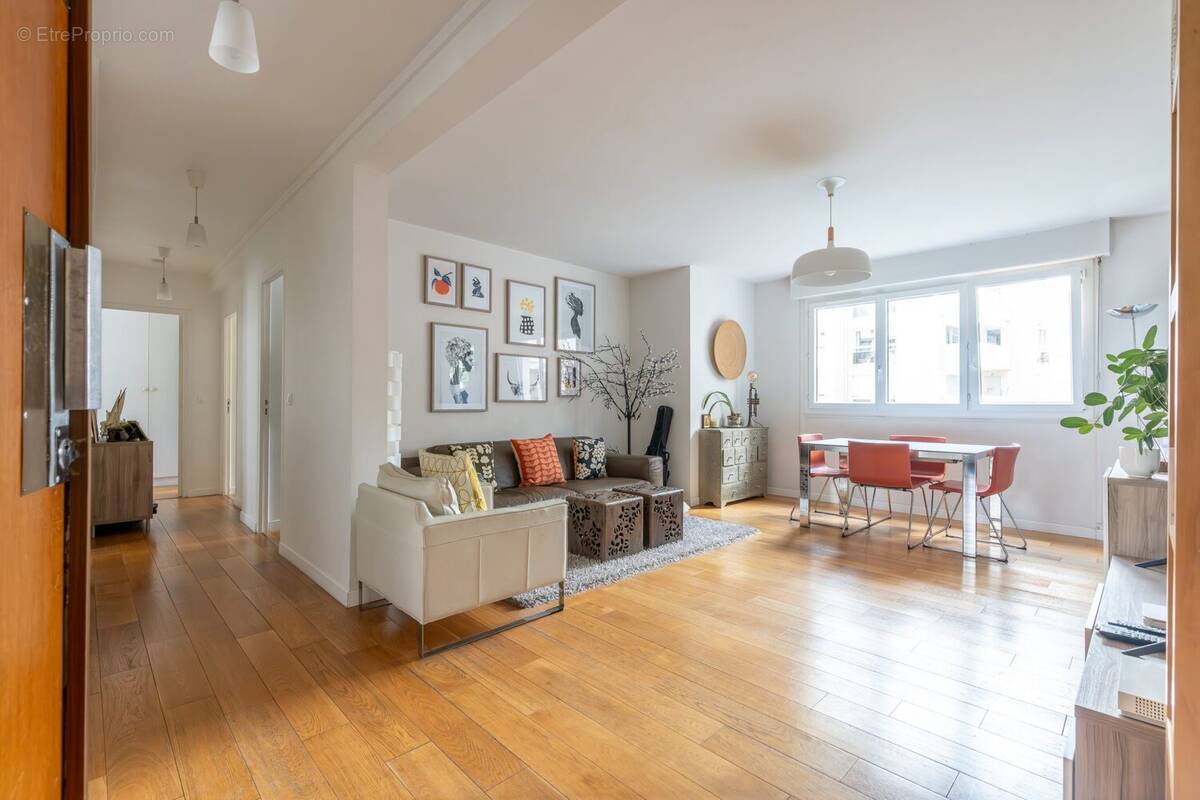 Appartement à PARIS-12E