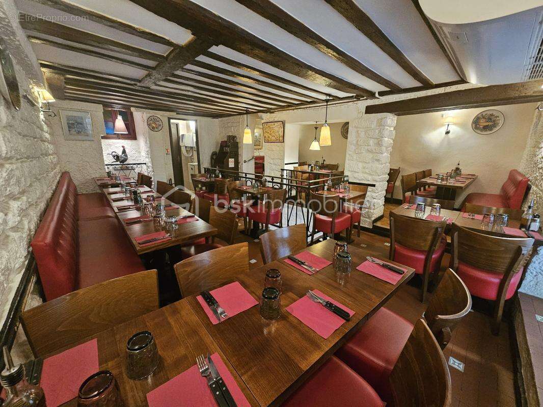 Commerce à PARIS-9E