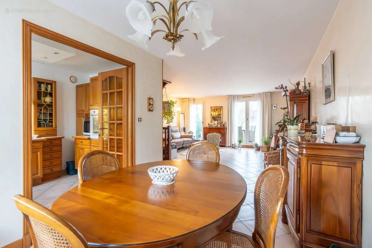 Maison à BRY-SUR-MARNE