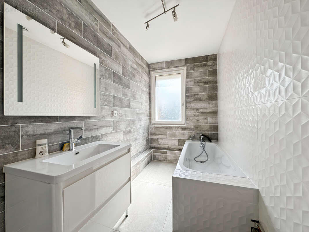 Maison à RILLIEUX-LA-PAPE