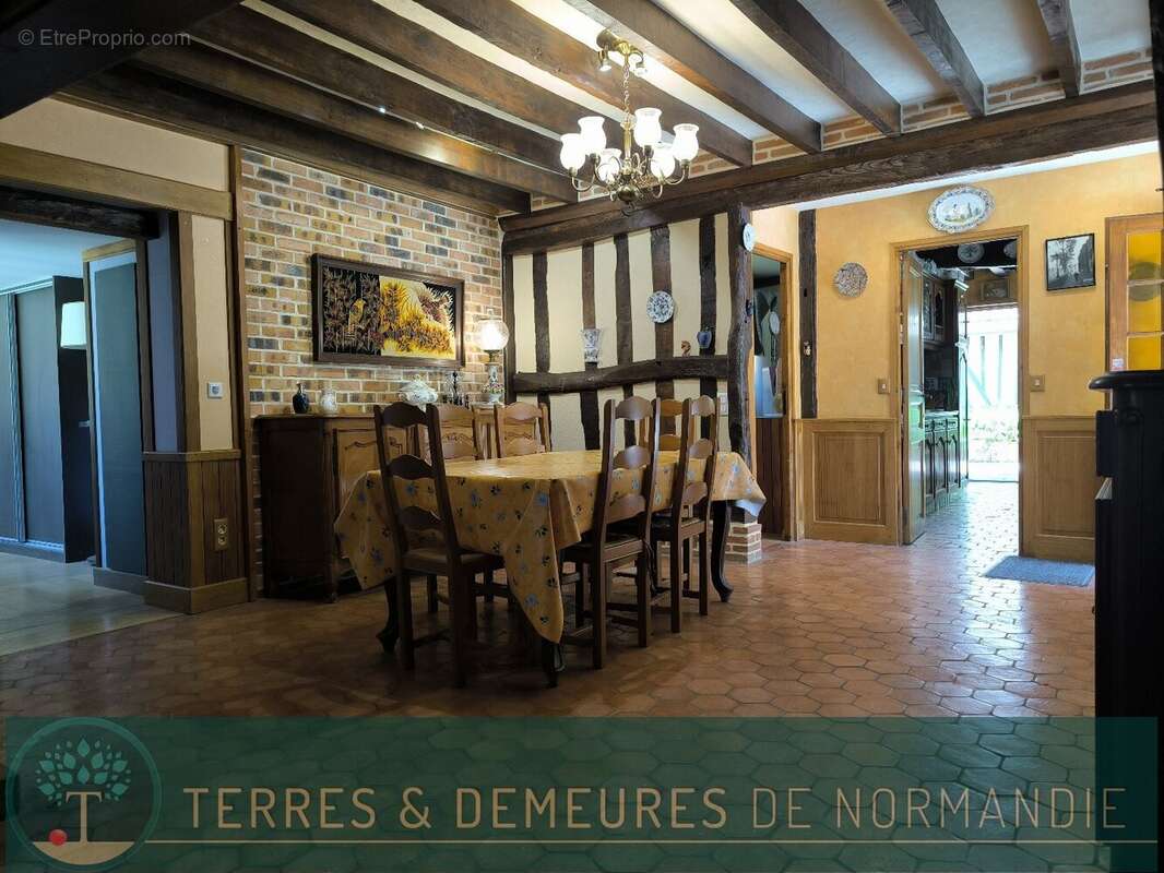 A 5 minutes de beuzeville (27210), magnifique propriete normande avec dependances, piscine interieur et parc de 1.6 hectares. - photo 4