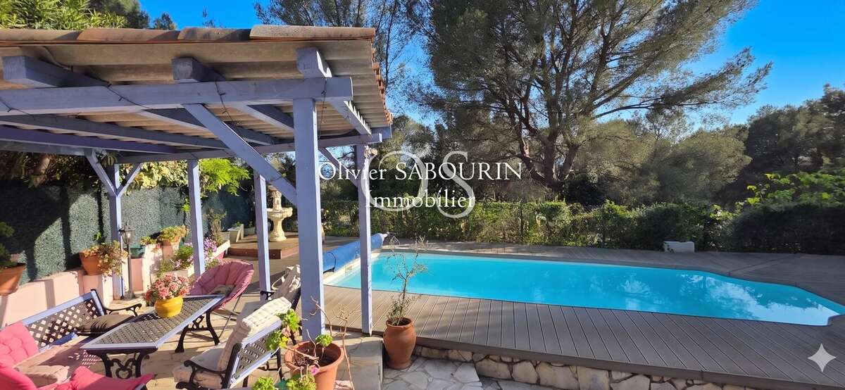 Maison à ROQUEBRUNE-SUR-ARGENS