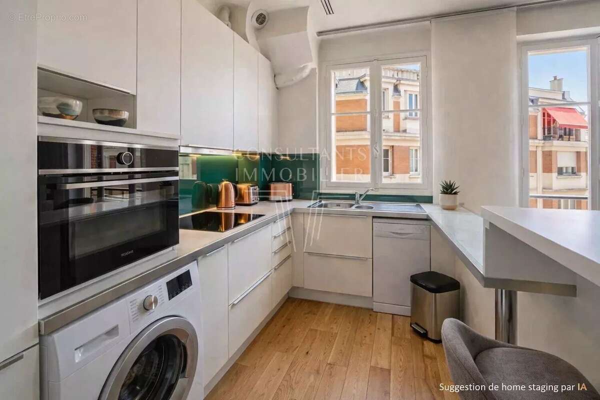 Appartement à PARIS-16E
