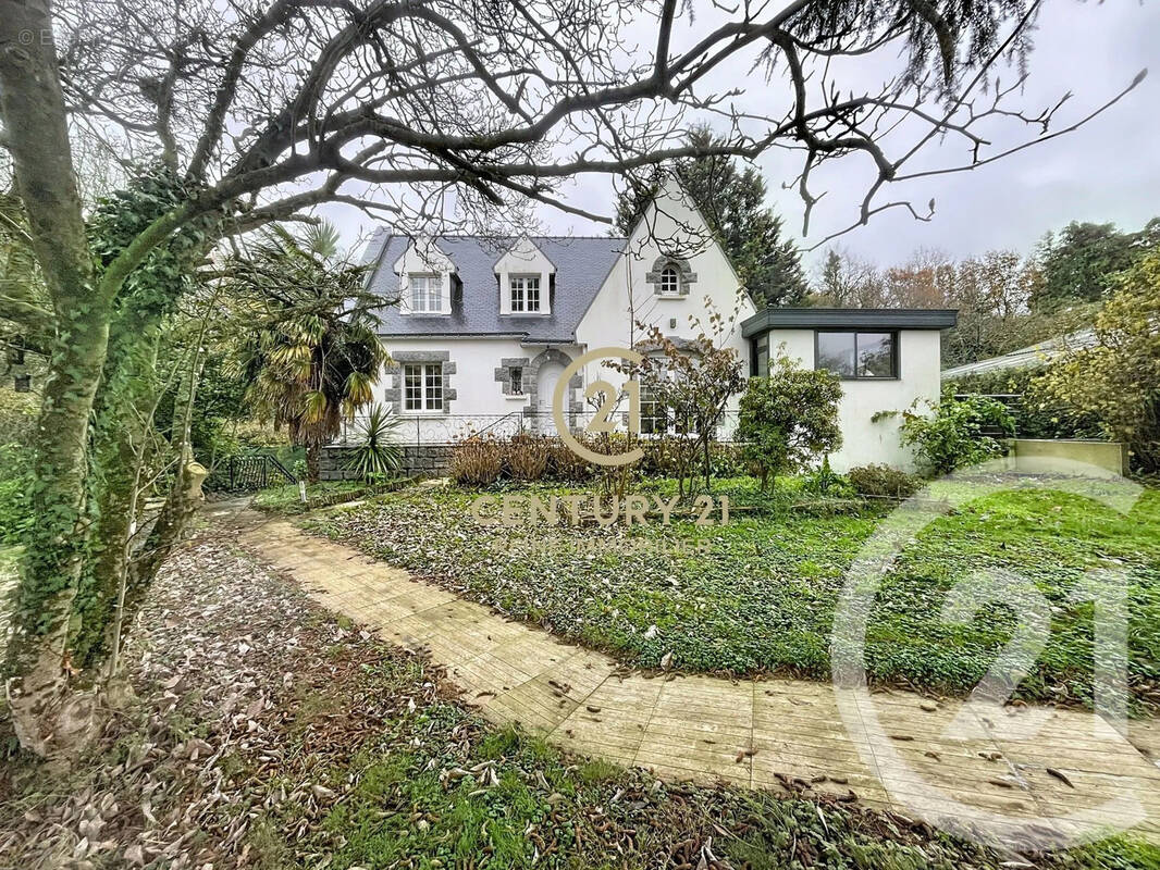Maison à CAMPENEAC