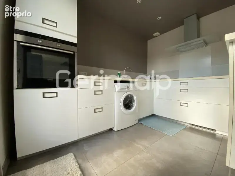 Vente - Appartement - 3 pièces + cuisine - 51 m² - 254 000 € - - photo 3