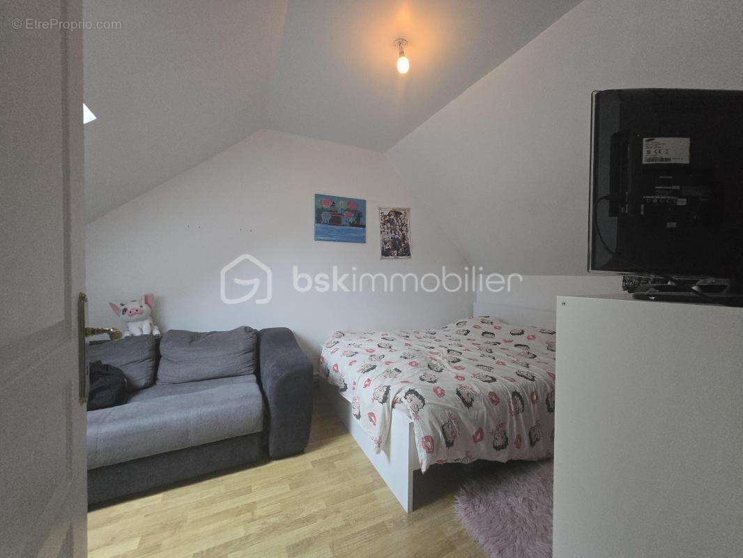 Maison à CHATENAY-SUR-SEINE