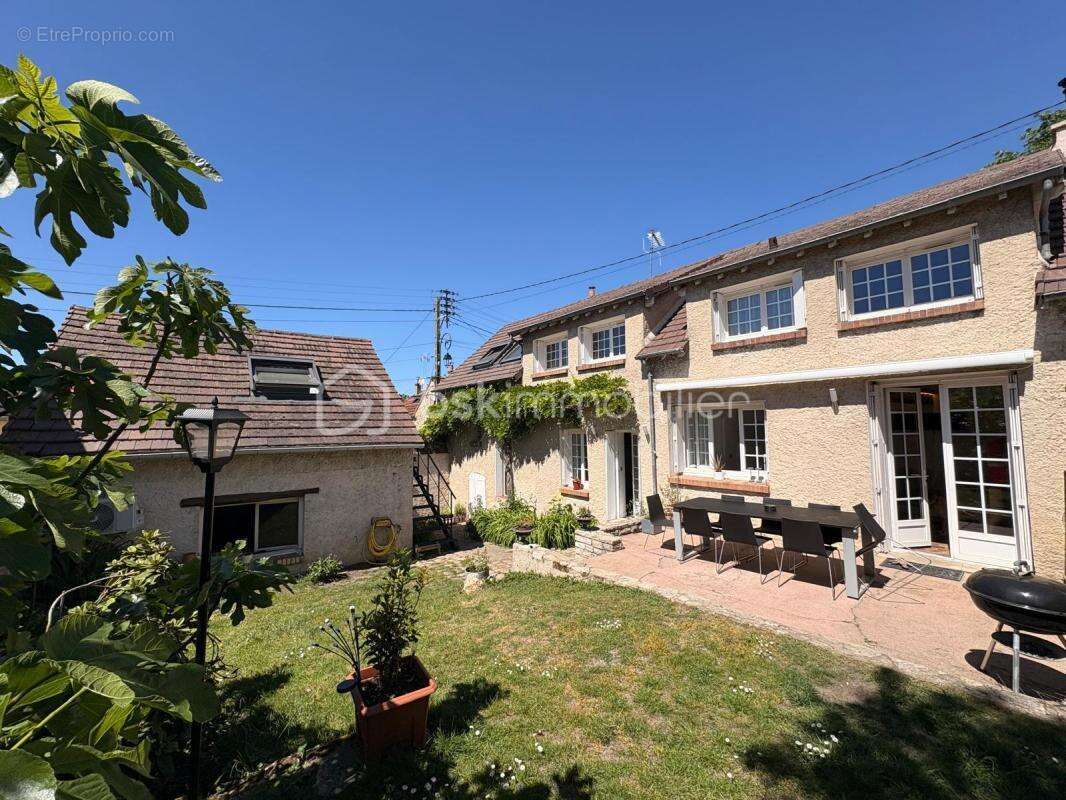 Maison à SAINTRY-SUR-SEINE