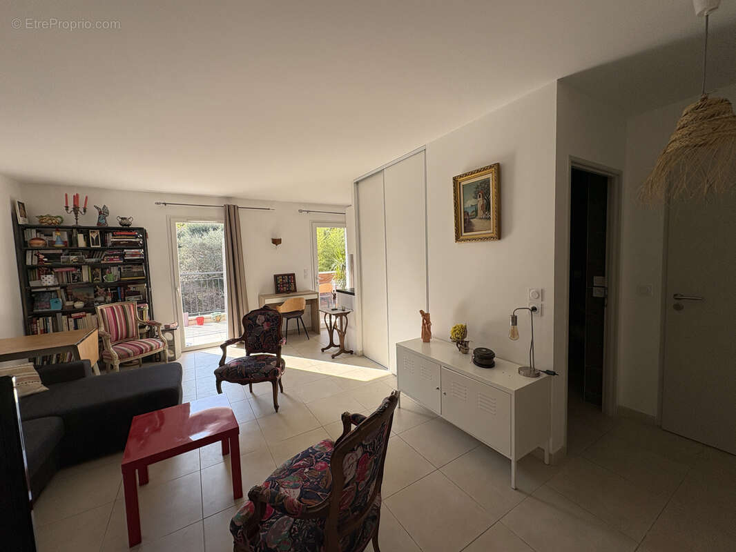 Appartement à SAINT-CYR-SUR-MER