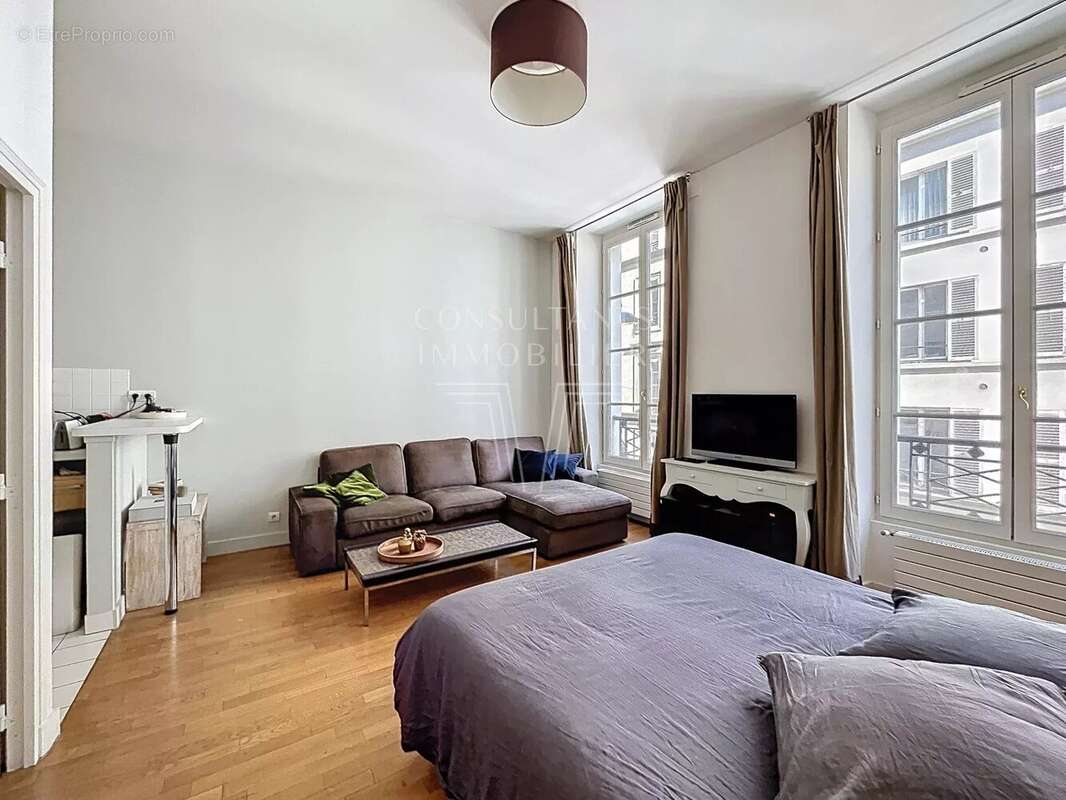 Place de la madeleine - pied-a-terre lumineux - photo 2