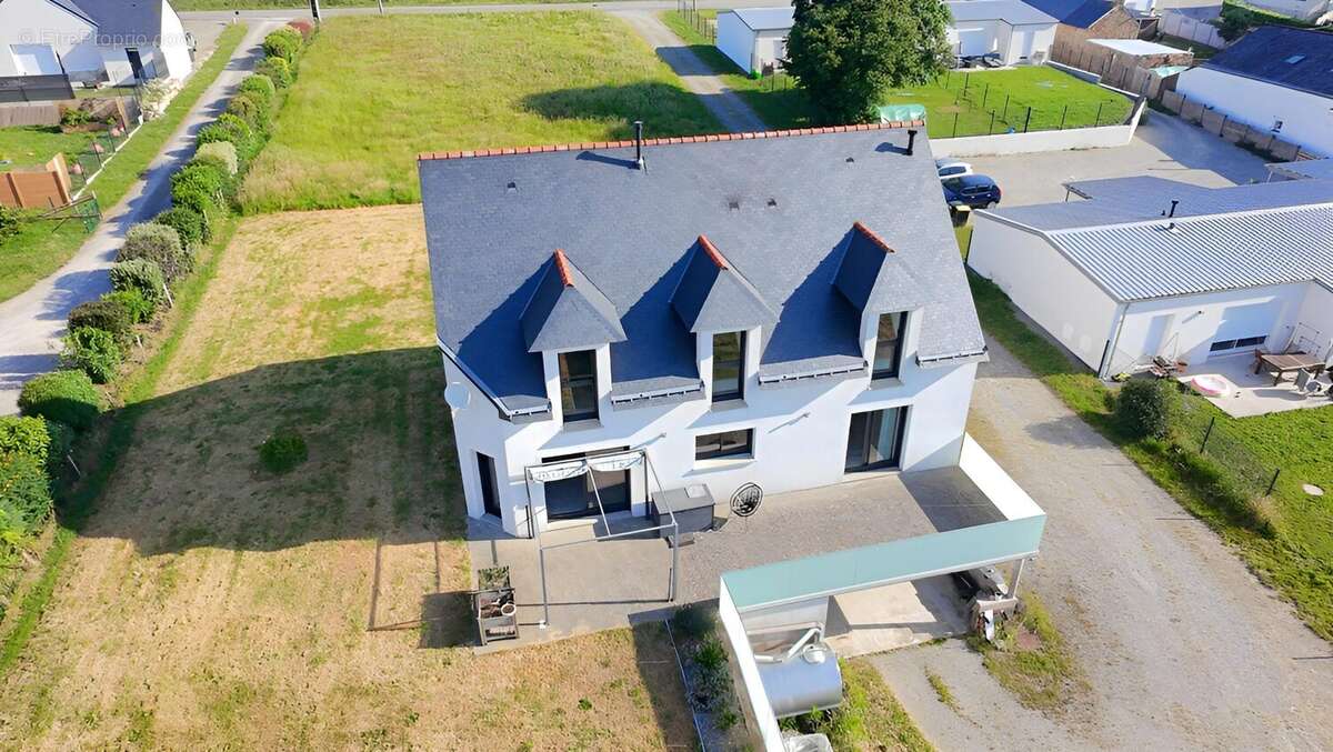 Maison à NIVILLAC