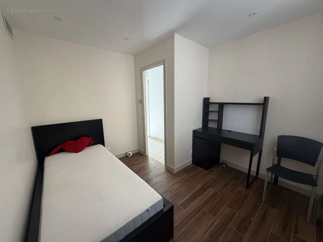 Appartement à CONTES