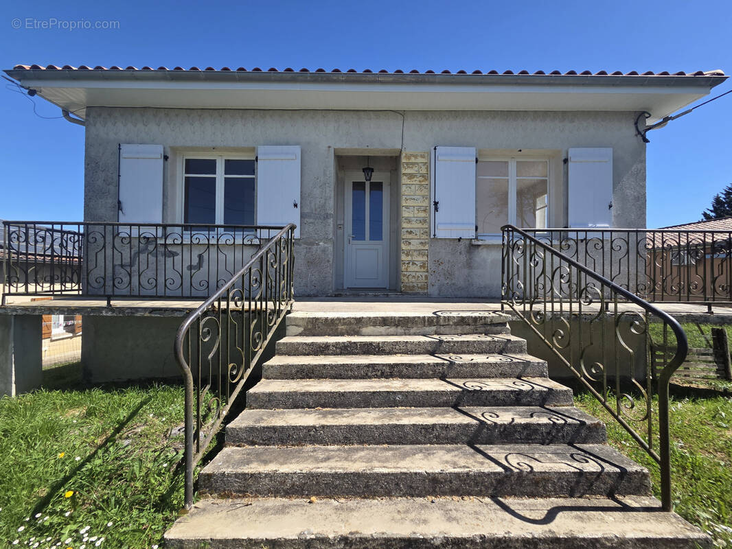 Appartement à CANCON