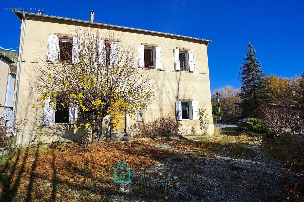 Maison à BARREME