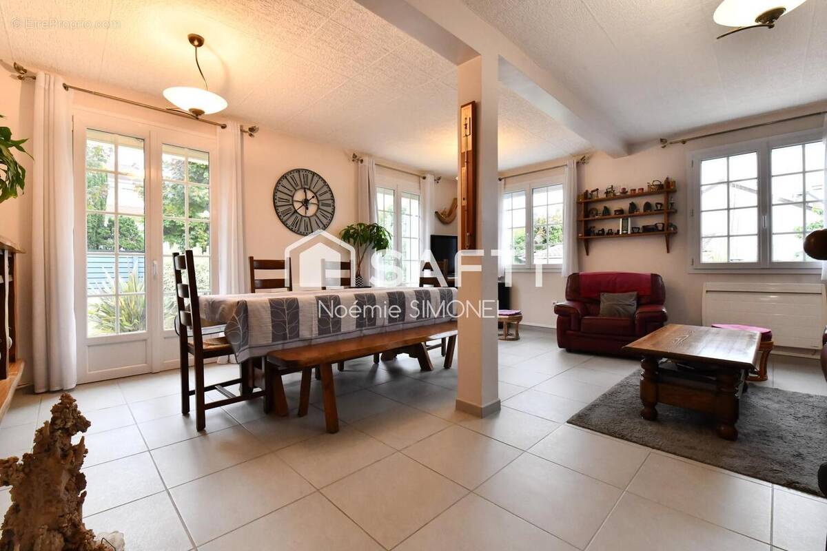 Photo 1 - Maison à MORANGIS