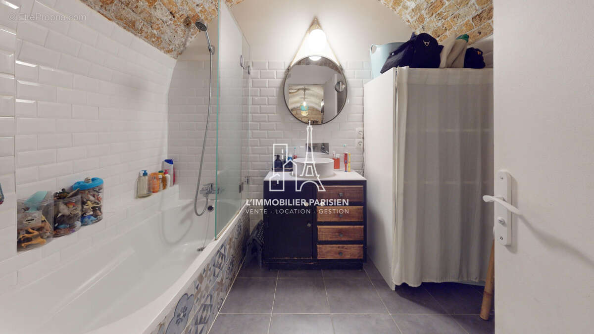 Appartement à PARIS-17E