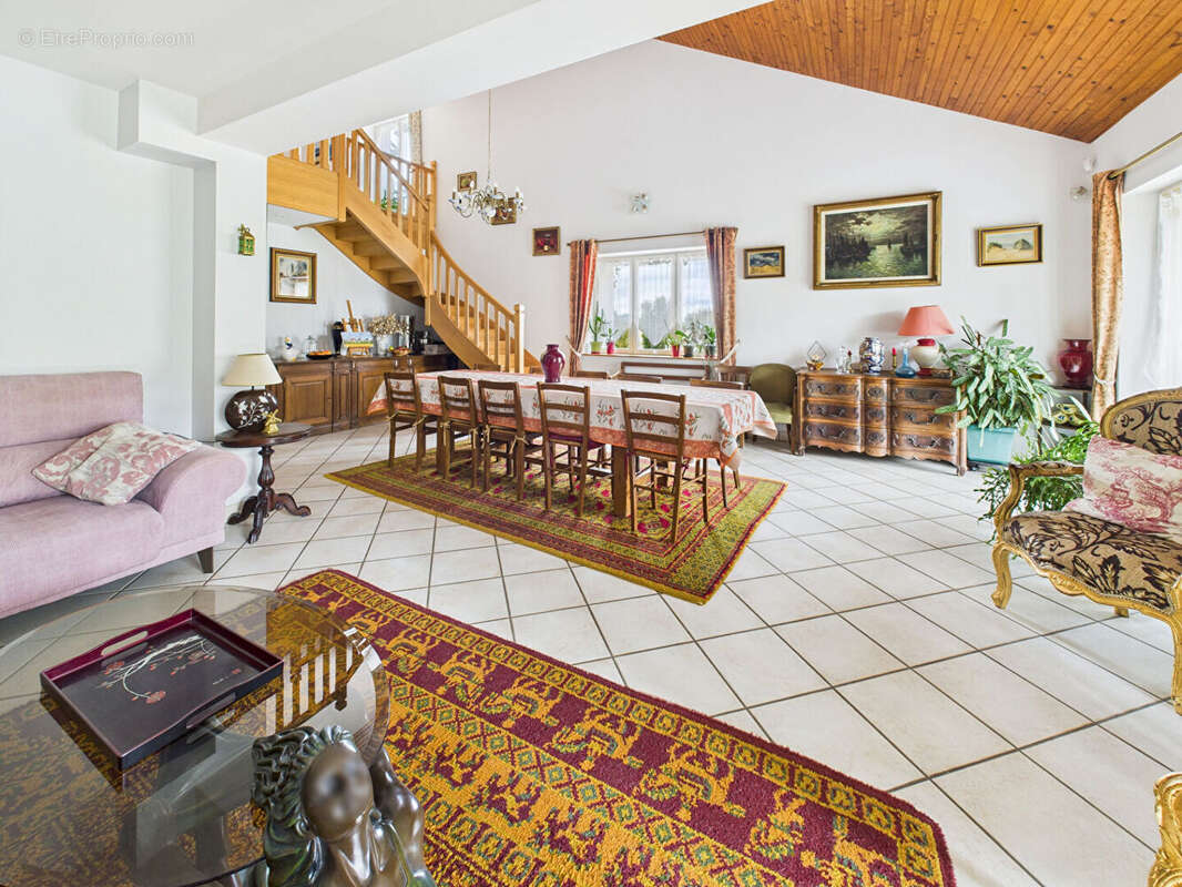 À l'intérieur, à l'extérieur, tout ici respire l'espace et la liberté ! - photo 8
