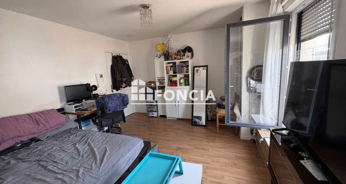 Appartement à VILLENEUVE-LA-GARENNE