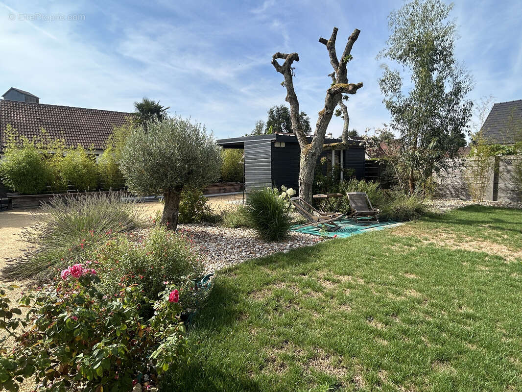 Maison rénovée, habitable de suite, garage, jardin clos avec piscine - photo 19
