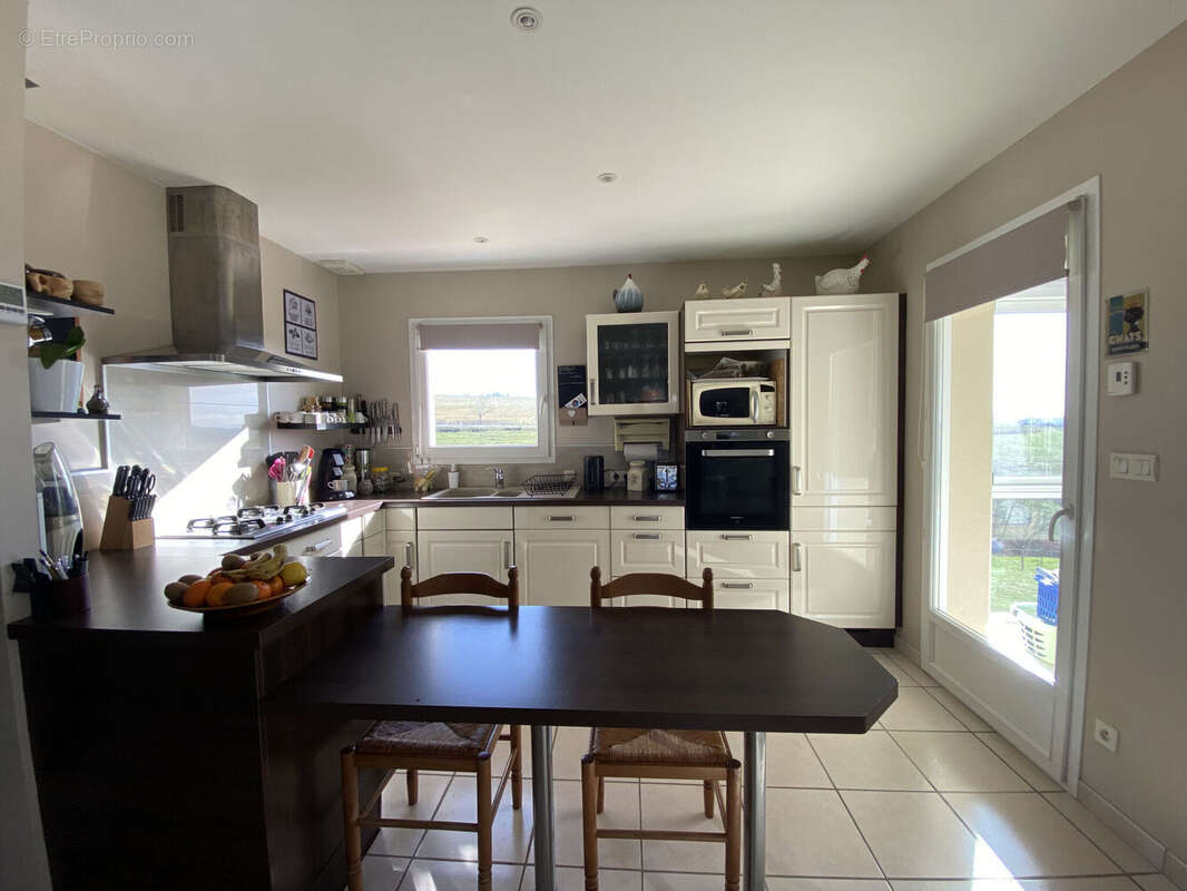 Photo 6 - Maison à NEULISE