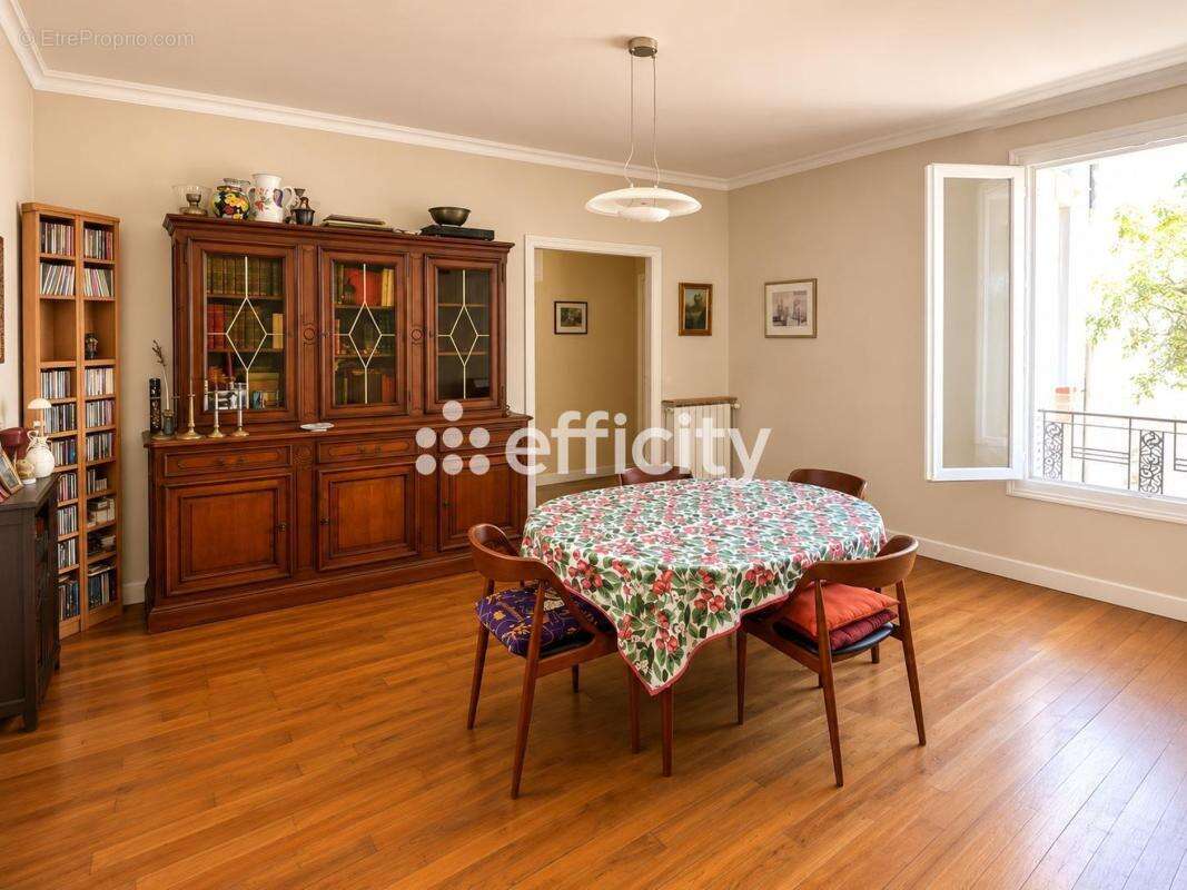 Appartement à LE RAINCY