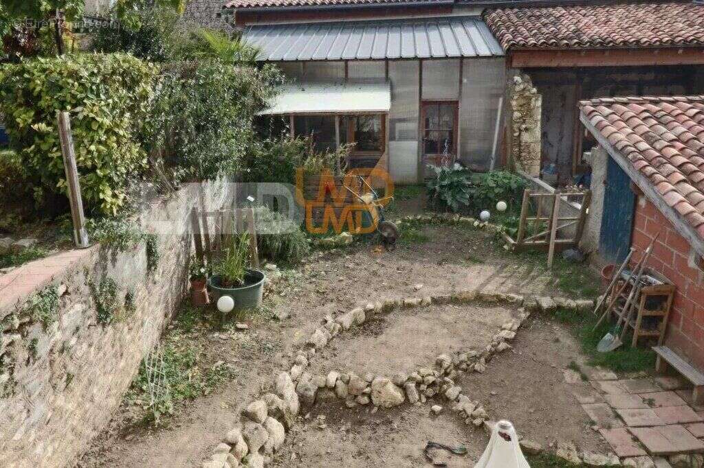 Maison  T4, jardin et dépendances - photo 20