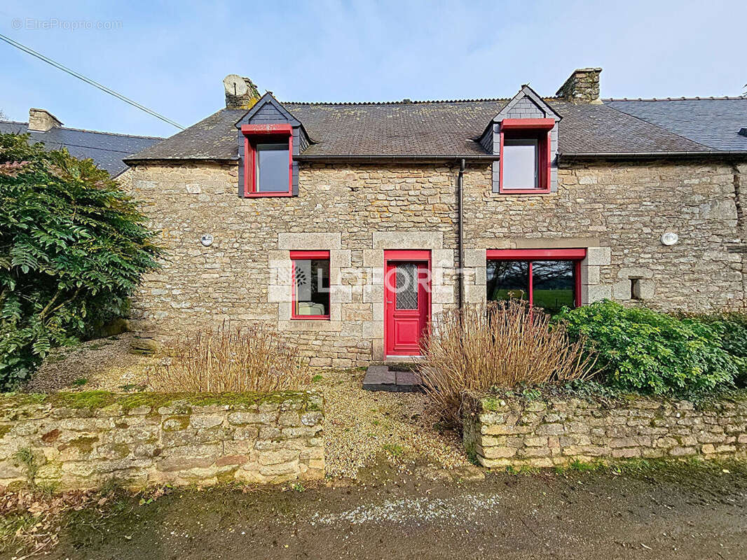 Maison à SAINT-SERVANT