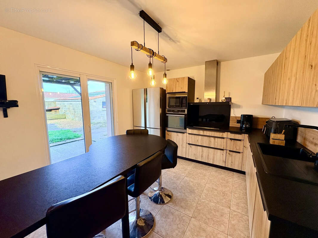 Saint-viaud - 4 chambres et un bureau - maison familiale - photo 9