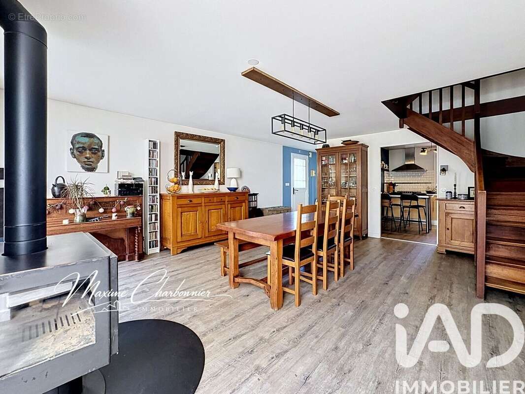 Maison 130 m² à Moissy-Cramayel  - photo 9