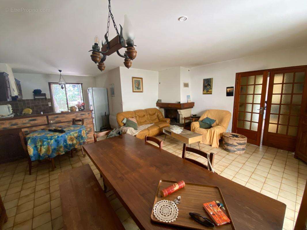 Maison à LES MATHES