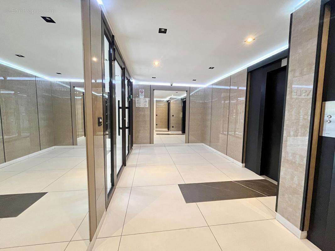 Appartement à LEVALLOIS-PERRET