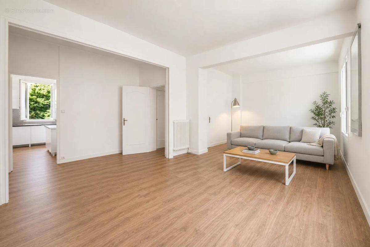 Appartement à MARSEILLE-2E