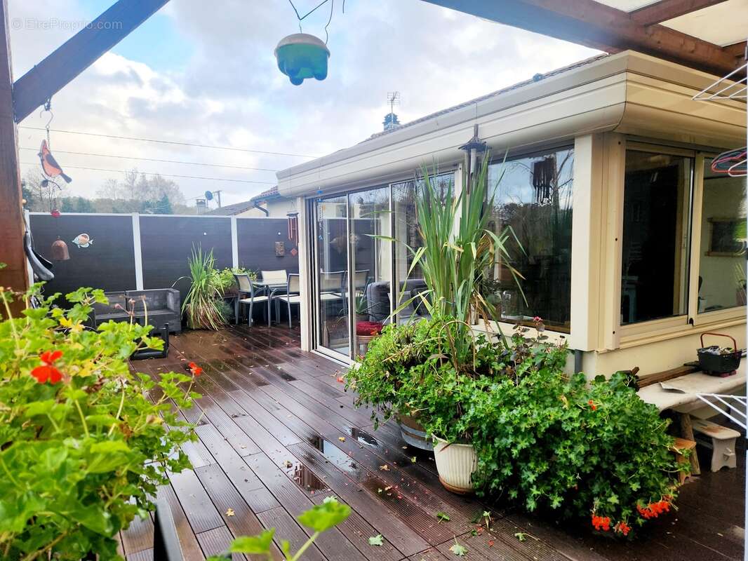 Maison à CONDAT-SUR-VIENNE