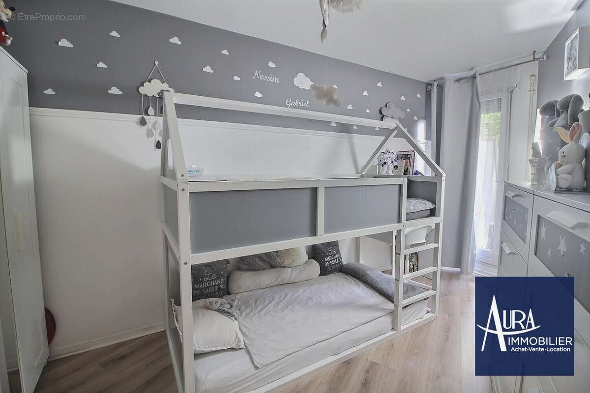 0_0006 - Appartement à LES LILAS