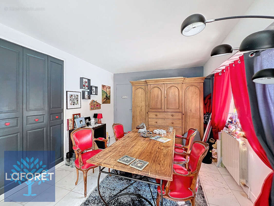 Maison à SAINT-REMY-L&#039;HONORE