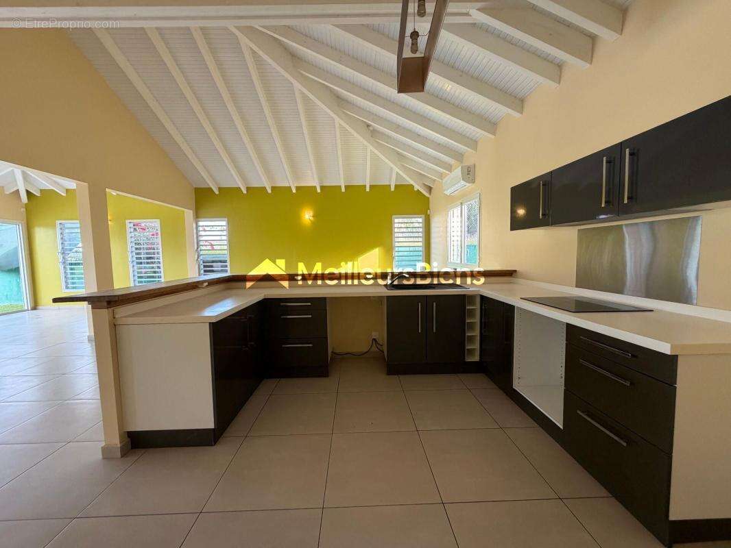 Maison à PETIT-BOURG