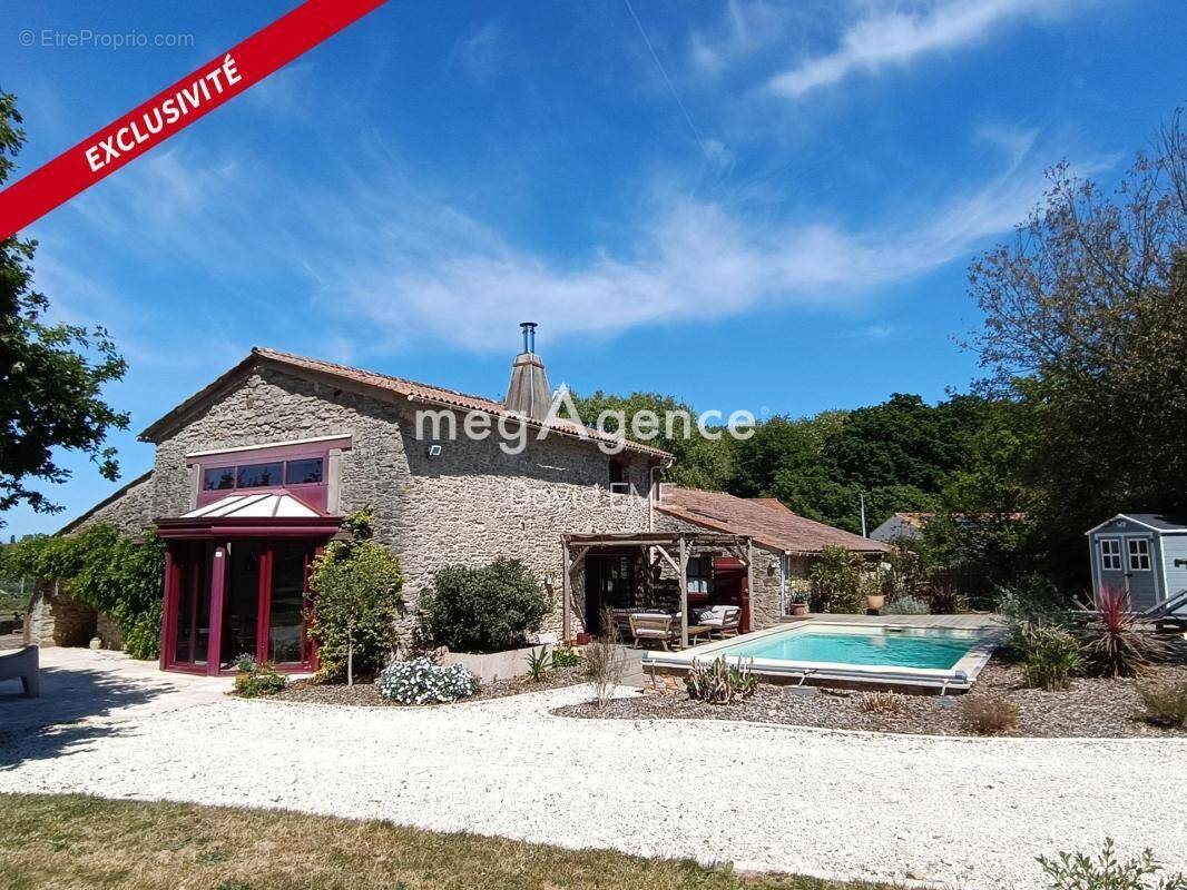 Maison à AIZENAY