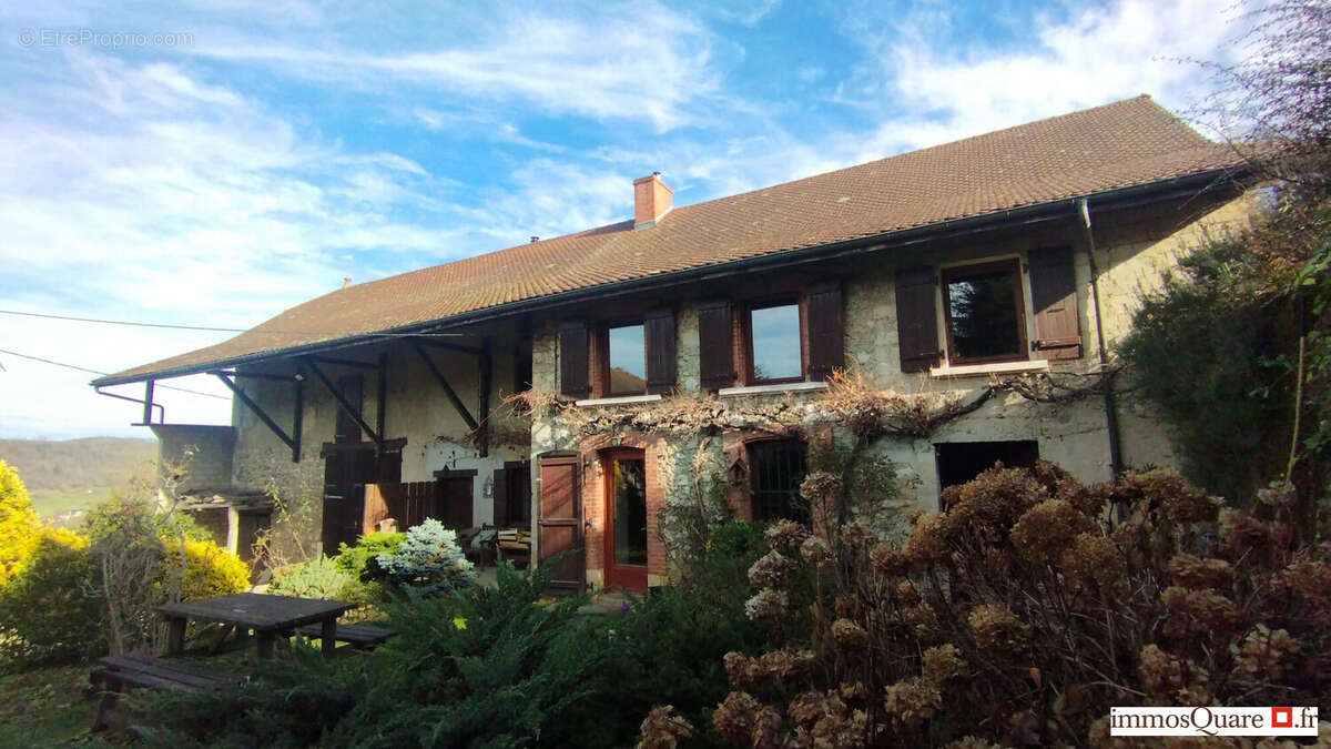 Maison à SAINT-BUEIL