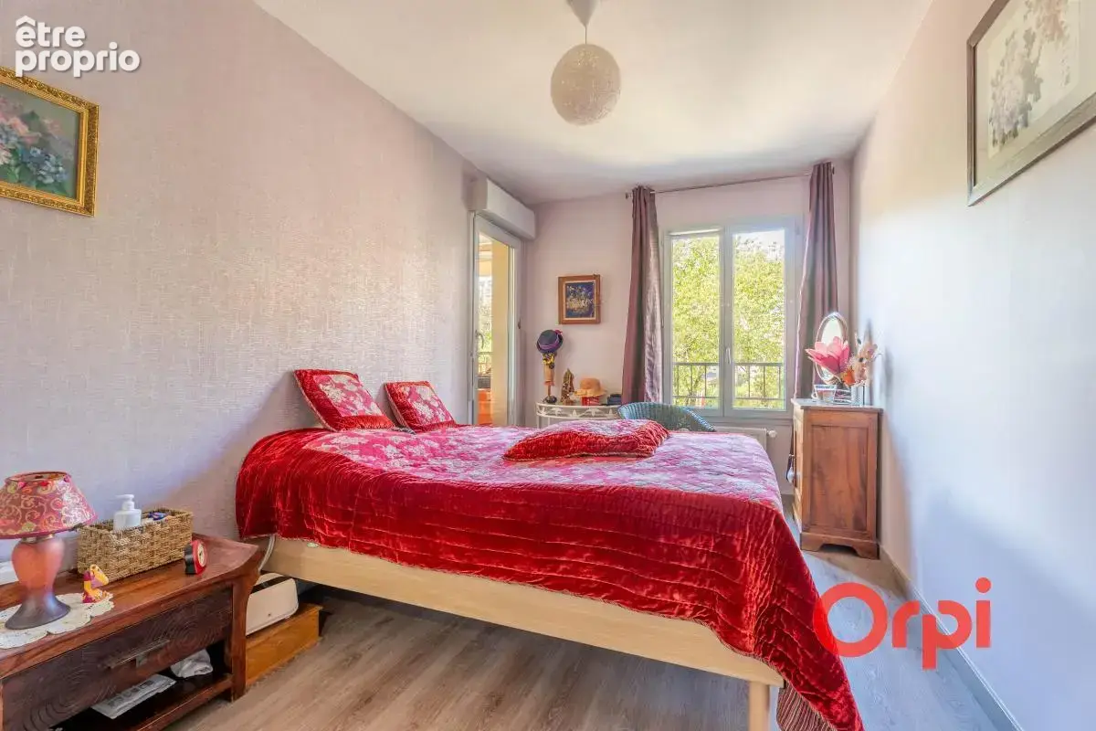 Appartement en parfait état avec terrasse et garage - photo 6