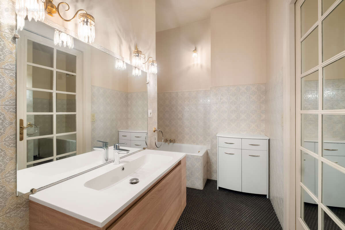 Appartement à LYON-6E