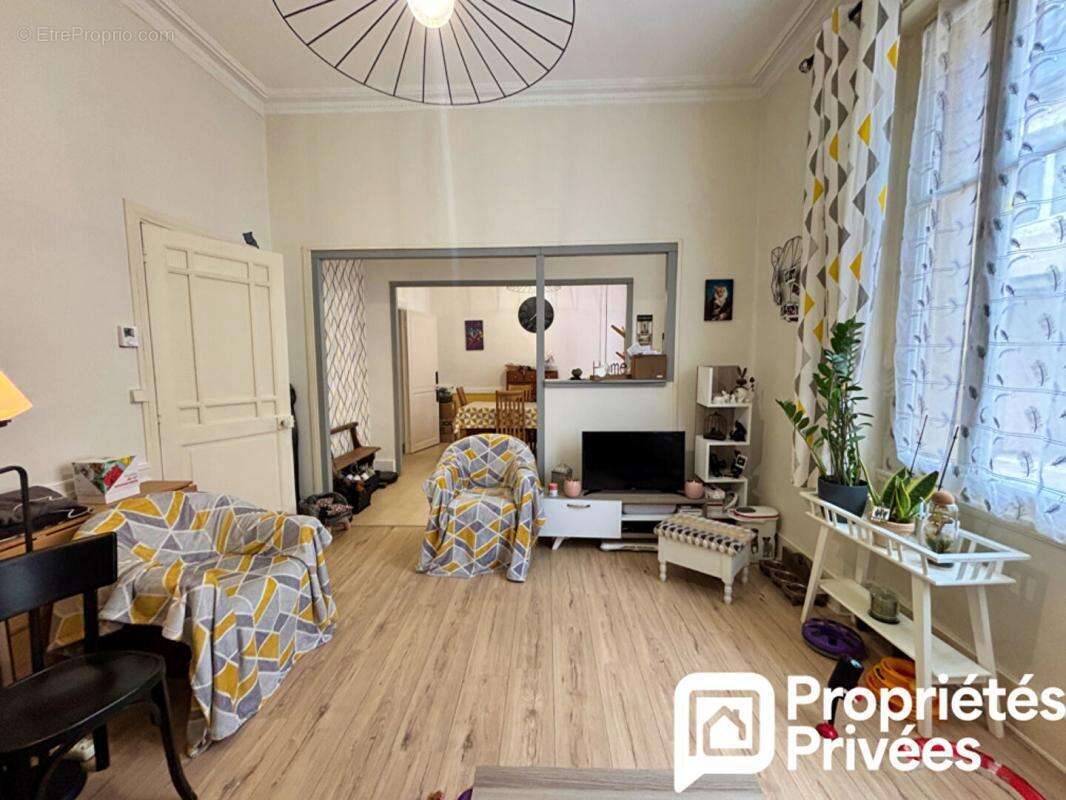 Maison à MEHUN-SUR-YEVRE